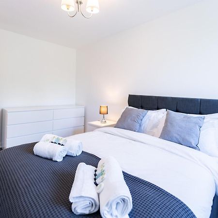 Luxury 3 Bedroom Flat With Balcony In Westbourne Park لندن المظهر الخارجي الصورة