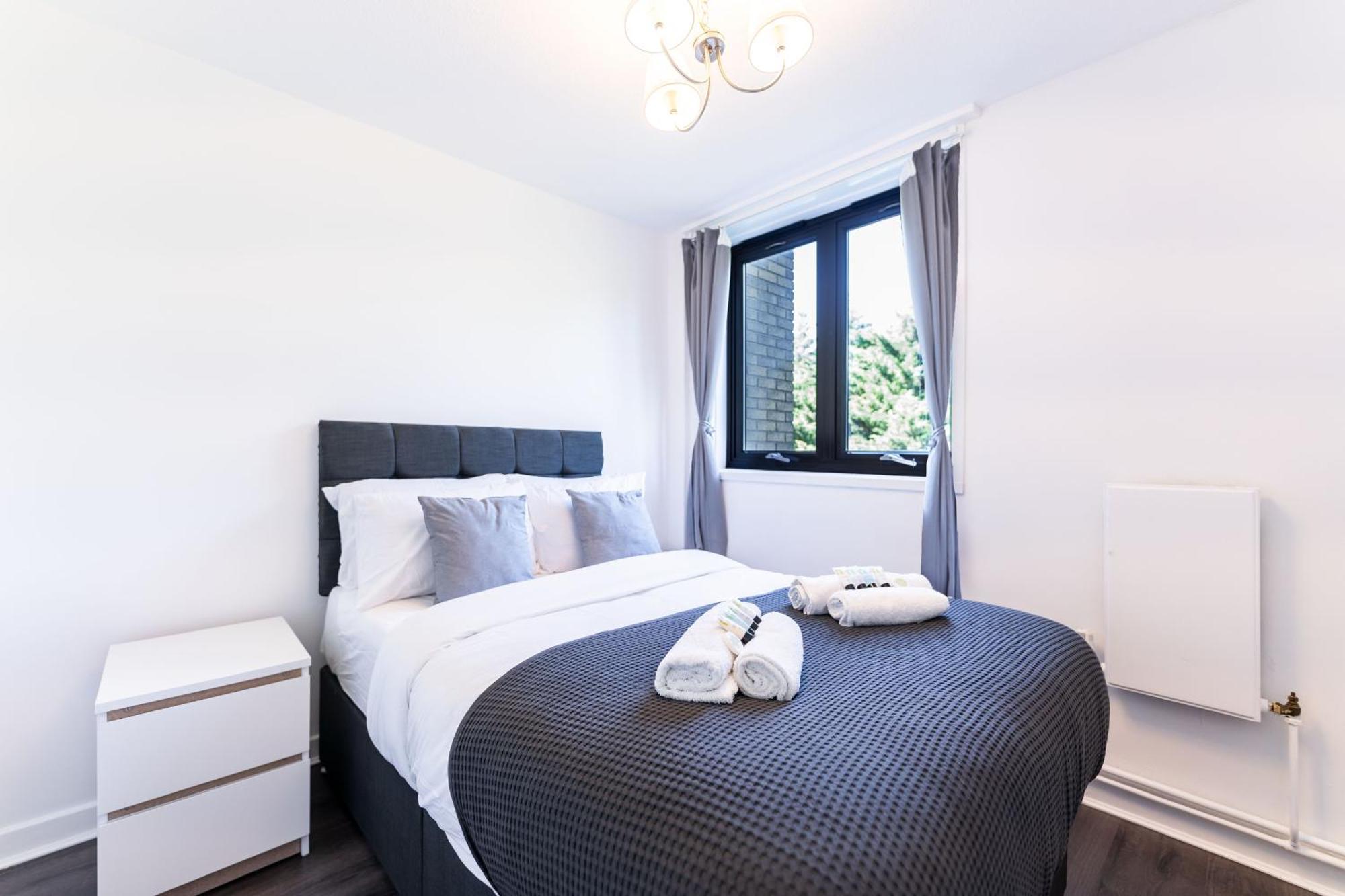 Luxury 3 Bedroom Flat With Balcony In Westbourne Park لندن المظهر الخارجي الصورة
