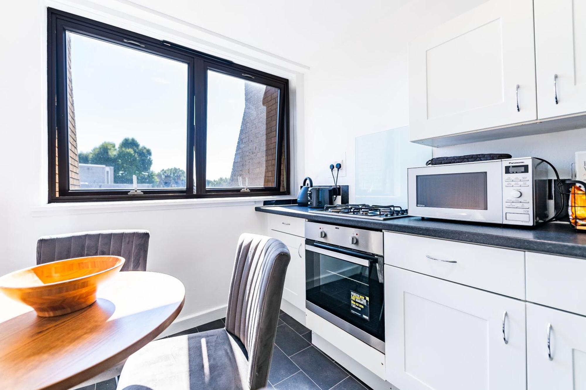 Luxury 3 Bedroom Flat With Balcony In Westbourne Park لندن المظهر الخارجي الصورة