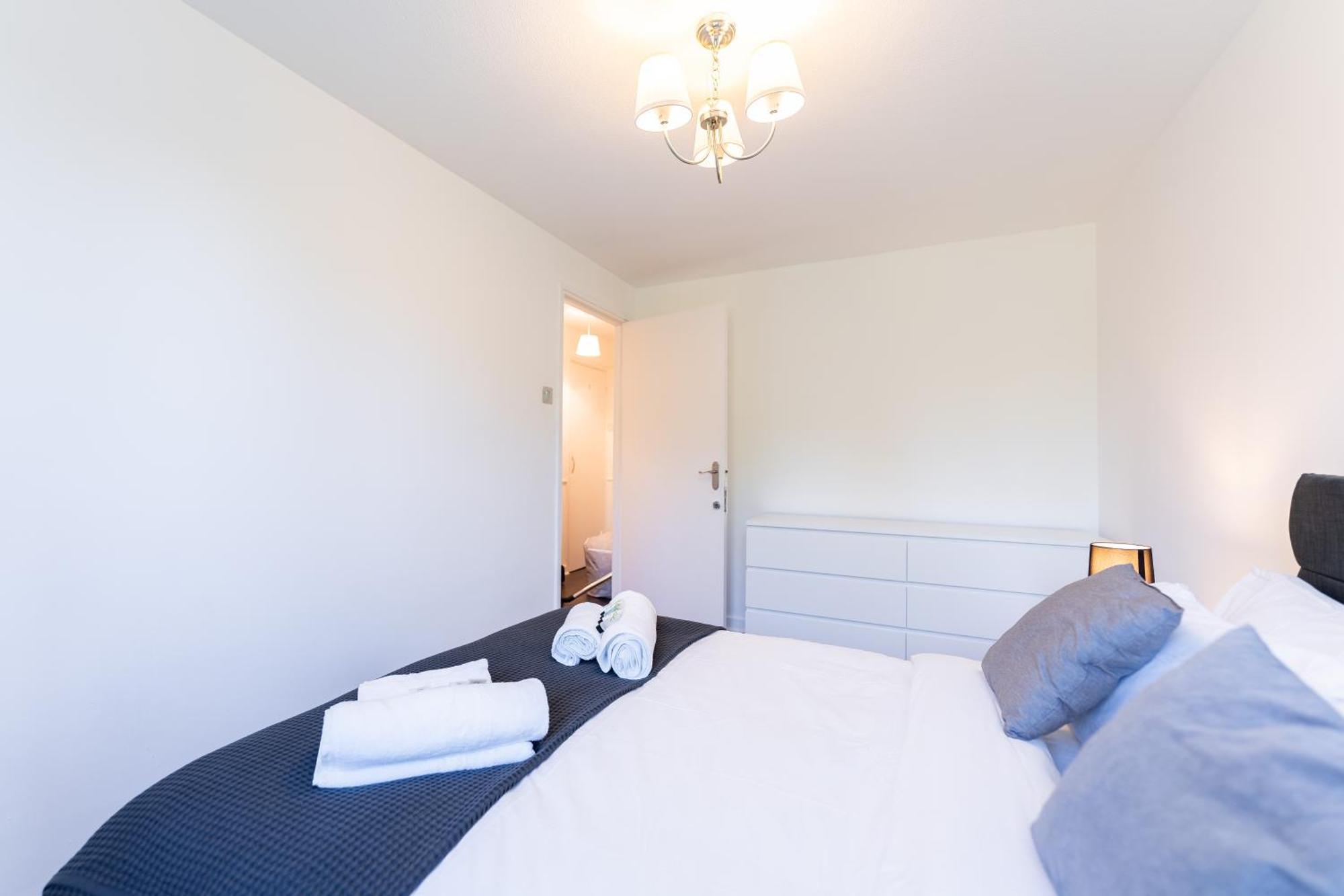 Luxury 3 Bedroom Flat With Balcony In Westbourne Park لندن المظهر الخارجي الصورة