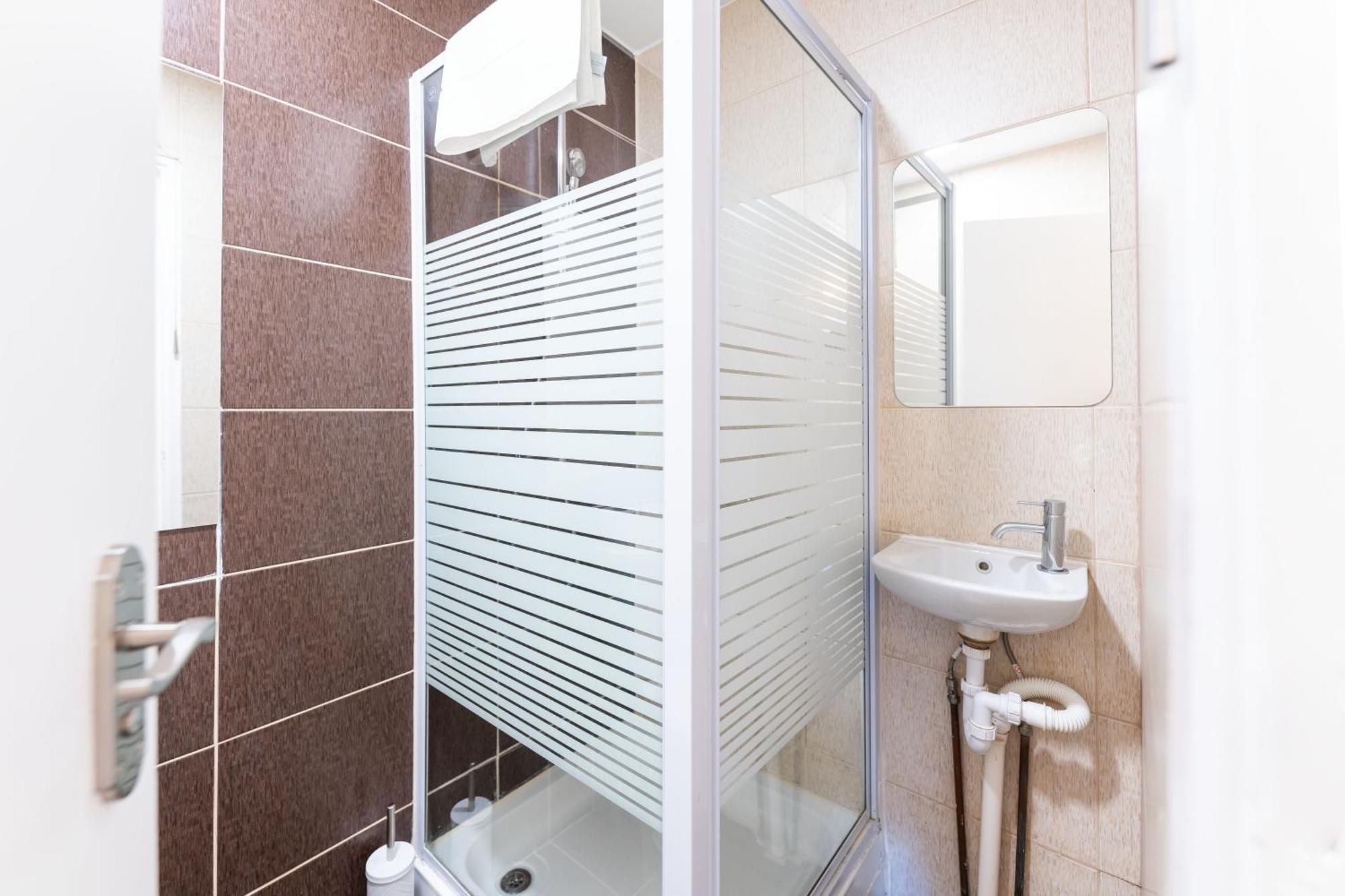 Luxury 3 Bedroom Flat With Balcony In Westbourne Park لندن المظهر الخارجي الصورة